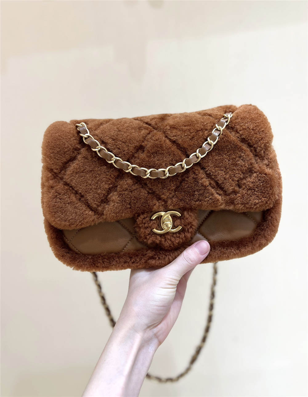 Chanel Flap bag, Shearling lambskin & gold-tone metal AS514900 Size 16*23.5*7.5cm 2025 new 